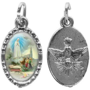 Médaille métal de couleur argentée ovale avec rebord effet dentelle H.1,5 cm avec résine. Disponible avec différents Saint