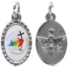 Médaille métal de couleur argentée ovale avec rebord effet dentelle H.1,5 cm avec résine. Disponible avec différents Saint