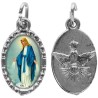 Médaille métal de couleur argentée ovale avec rebord effet dentelle H.1,5 cm avec résine. Disponible avec différents Saint