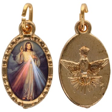 Médaille métal de couleur dorée ovale avec rebord effet dentelle H.1,5 cm avec résine. Disponible avec différents Saints