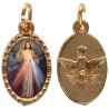 Médaille métal de couleur dorée ovale avec rebord effet dentelle H.1,5 cm avec résine. Disponible avec différents Saints