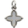 Croix de cou carrée petit modèle en laiton de couleur argentée et coquille d'eau douce  H. 8 mm