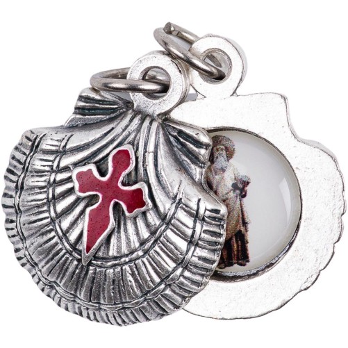 Médaille métal couleur argentée forme coquille Ø 1.9 cm au verso résine de saint Jacques