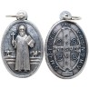 Médaille en métal couleur argentée forme ovale H. 2,2 cm. Plusieurs saints