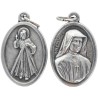 Médaille en métal couleur argentée forme ovale H. 2,2 cm. Plusieurs saints