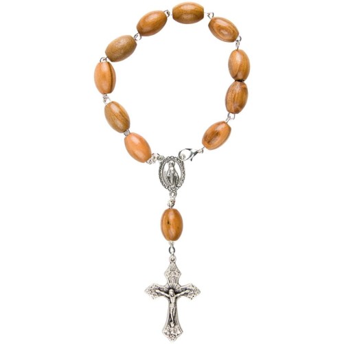 Dizainier sur chaine en bois d olivier ovale Ø 10 cm, fermoir, croix en métal avec Christ.