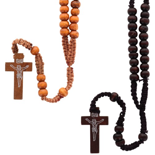 Chapelet sur corde grains en bois Ø 9 mm, longueur au cœur 28 cm, croix avec Christ imprime. Existe de differentes couleurs.