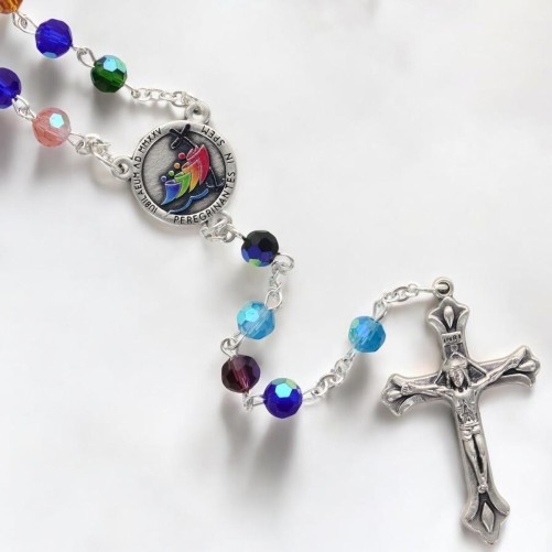 Chapelet grains verre s du Jubilé de l'espérance à facettes, Ø 6 mm sur chaîne, croix avec Christ.