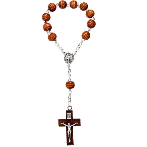 Dizainier sur chaîne bois strié Ø 7 mm avec croix bois avec Christ.