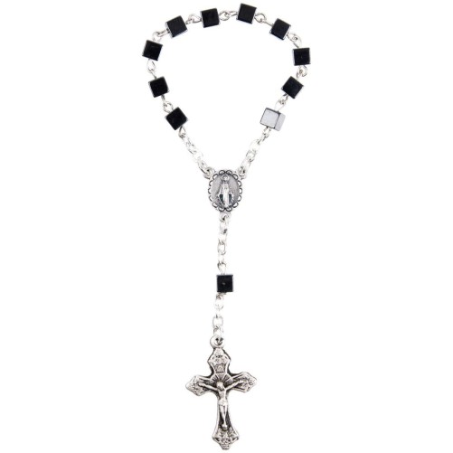 Dizainier sur chaîne grains en hématite forme cube Ø 6 mm, croix métal avec Christ.