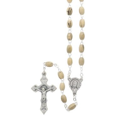 Chapelet grains ovales en bois, Ø 8 mm, chaine couleur argentee, longueur au cœur 36 cm, croix avec Christ.