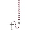 Chapelet sur chaine avec grains a facettes en semi-cristal Ø 7 mm et croix avec Christ. Existe de differentes couleurs.
