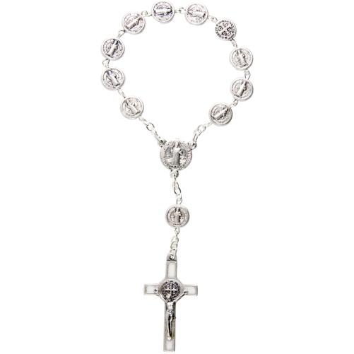 Dizainier sur chaine médaille saint Benoit Ø 7 mm, croix saint Benoit resine.