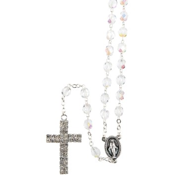 Chapelet grains cristal, Ø 8 mm, chaine couleur argentee avec fermoir, longueur au cœur 32 cm, croix strass. Livre en boite.