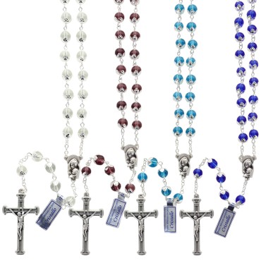 Chapelet grains en cristal Ø 8 mm sertis d une coupelle sur chaine, Croix avec Christ. Differentes couleurs