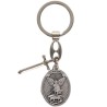 Porte-clés ovale en métal avec Saint Michel entouré de rayons, breloque épée H. 3 cm.