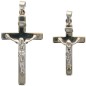 Croix de cou plate en argent 925 °/°° avec Christ et Inri. Livree en boite. Existe en 2 tailles.