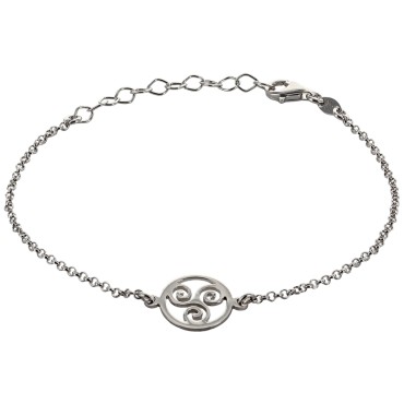 Bracelet en argent 925 °/°° ajustable sur chaine avec médaille triskel (2,3 g). Livré en boîte.