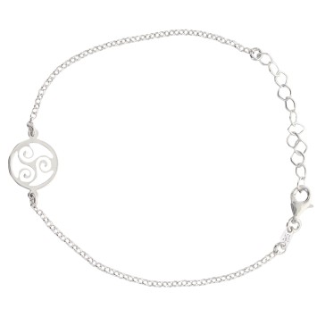 Bracelet en argent 925 °/°° ajustable sur chaine avec médaille triskel (2,3 g). Livré en boîte.