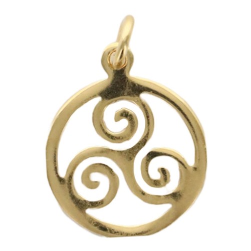 Pendentif triskel encerclé 1,5 cm en plaqué or. Livré en boîte.