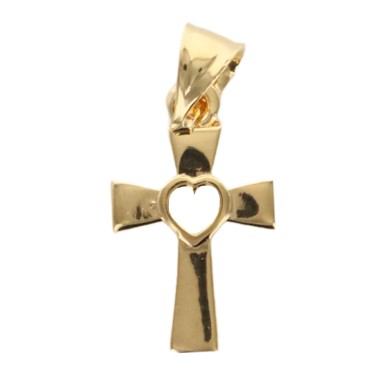 Croix de cou au centre coeur ajoure en plaque or H. 1,2 cm. Livree en boite