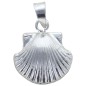 Pendentif coquille de saint Jacques de Compostelle sur 2 faces en argent 925°/°° H. 1 cm (0,80 g). Livré en boite.