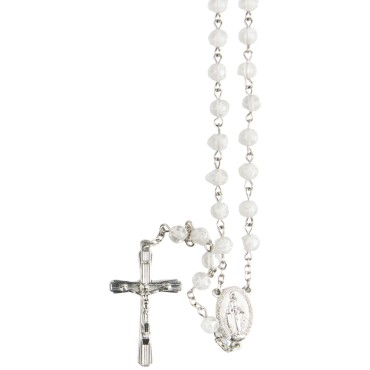 Chapelet grains transparents marbres, Ø 7 mm, chaine couleur argentee, longueur au cœur 34 cm, croix avec Christ.