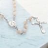 Chapelet grains bicolore blanc/ brillant, Ø 7 mm, chaîne couleur argentée, longueur au cœur 34 cm, croix avec Christ.