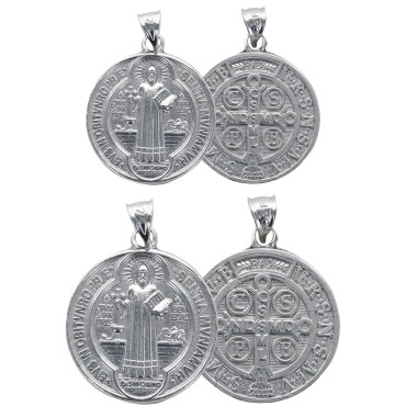 Medaille en argent 925 °/°° rhodie 2 faces de saint Benoit. Livree en boite, differentes tailles
