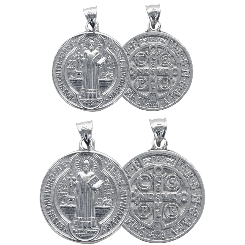 Medaille en argent 925 °/°° rhodie 2 faces de saint Benoit. Livree en boite, differentes tailles