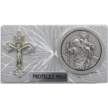 Plaque auto forme rectangle en alu striée H. 3 x 5,5 cm avec croix et médaille de saint Christophe.