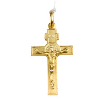 Croix de cou en plaque or de saint Benoit H. 3 cm. Livree en boite