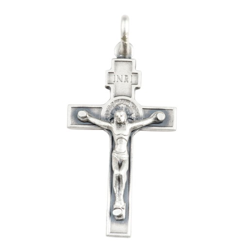 Croix de cou en argent 925 °/°° de saint Benoit H. 3 cm (3,13 g). Livree en boite