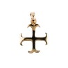 Croix de cou templière en plaqué or – H. 1,5 cm. Livrée en boîte.