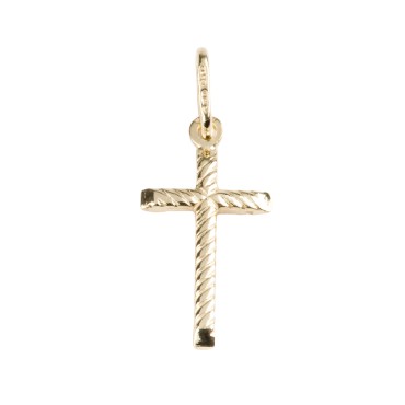 Croix de cou bâton en plaqué or guillochée et striée – H. 2 cm. Livrée en boîte.