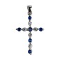 Croix de cou en argent 925 (1,03 g) avec zirconium blanc et bleu – H. 2,2 cm. Livrée en boîte.