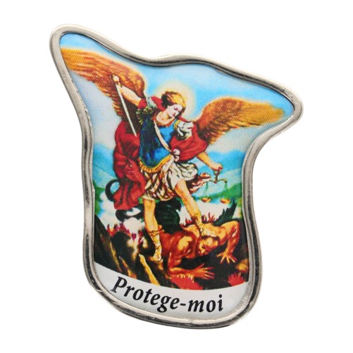 Plaque-auto en métal avec face en résine de Saint Michel, hauteur 3,5 cm.