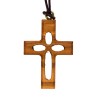 Croix de cou évidée en bois d olivier H. 4 cm avec cordon cuir 70 cm.