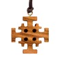 Croix de cou de Jérusalem en bois d olivier H. 3 cm avec cordon cuir 70 cm.