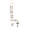 Chapelet grains en bois multicolores, Ø 4 mm sur chaine avec fermoir et croix avec Christ plus boite.