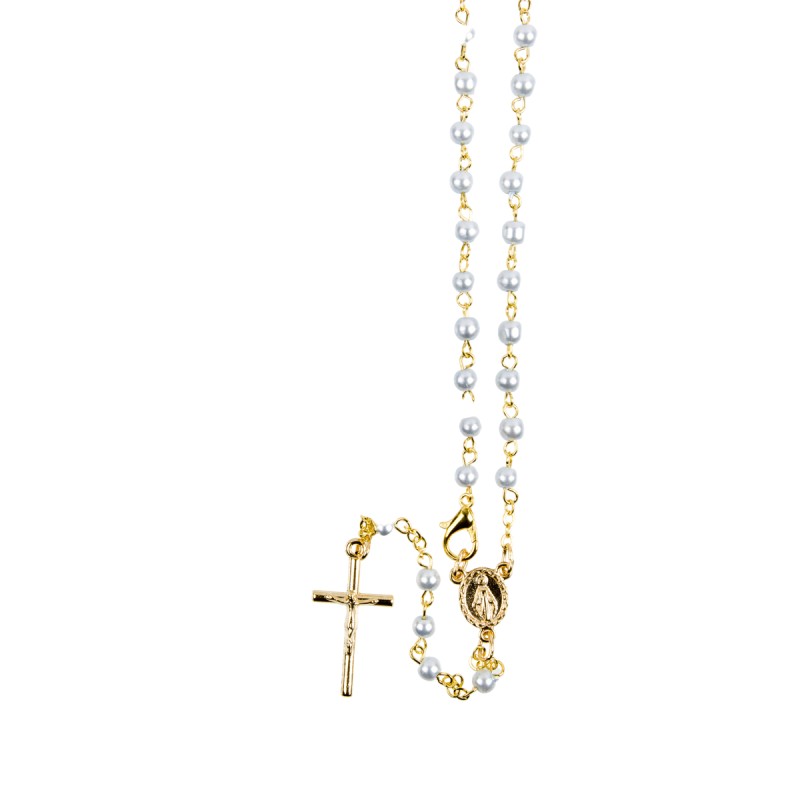 Chapelet grains nacres, Ø 5 mm, chaine couleur doree avec fermoir,  longueur au cœur 28 cm, croix avec Christ plus boite.