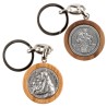 Porte-cl-eacute-s -Oslash- 3-4 cm en bois d--039-olivier et plaque m-eacute-tal couleur argent-eacute-e- plusieurs saints-