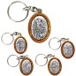 Porte-clés H. 4 cm en bois d´olivier et plaque métal couleur argentée, plusieurs saints.
