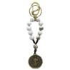 Porte-cles dizainier avec medaille saint Benoit, grains blancs effet marbre ø 10mm, 12 cm