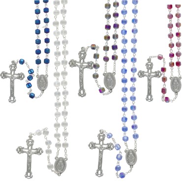 Chapelet en verre cylindrique imitation cristal Ø 6 mm, sur chaîne, croix avec Christ, plusieurs couleurs disponibles.