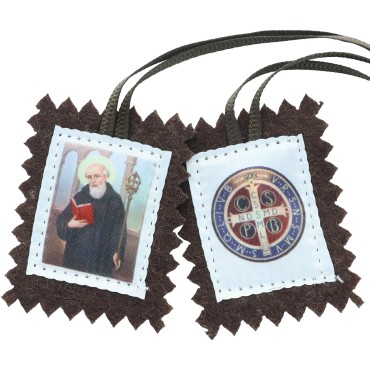 Scapulaire en tissus de saint Benoit avec explication H. 4,5 x 5 cm. Livre en sachet individuel.