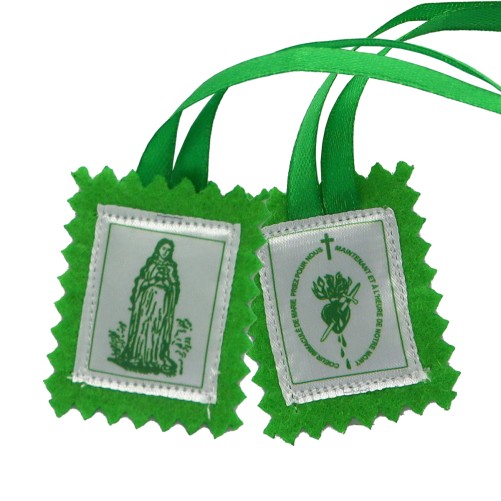 Scapulaire Vert en tissus du Cœur Immaculé de Marie avec explication H. 4.5 cm x 5 cm cordon vert Livre en sachet
