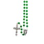 Chapelet grains aventurine, Ø 7 mm, chaine couleur argentée, longueur au cœur 32 cm, croix avec Christ. Livré en boite.
