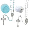 Chapelet en perles de verre Ø 5 mm, sur chaîne avec fermoir, croix avec Christ, boîte en forme de rose, 2 couleurs disponibles.