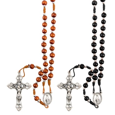 Chapelet sur corde avec fermoir grains en bois Ø 7 mm, longueur au cœur 30 cm, croix métal avec Christ.